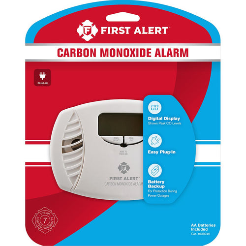 First Alert Plug-In Carbon Monoxide Alarm with Battery Backup and Backlit Digital Display CO615